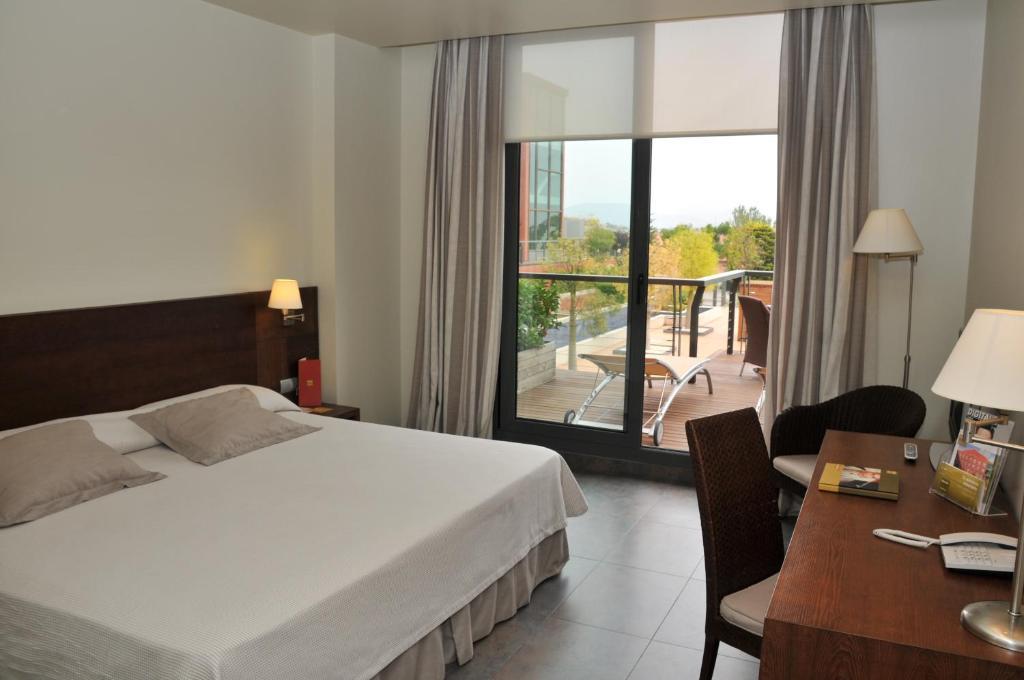 Hotel Barcelona Golf Resort 4 Sup Sant Esteve Sesrovires Bilik gambar